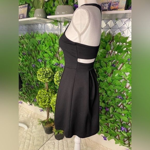 Lulu’s XS Black Stretchy Cutout and About Black Skater Dress - Picture 5 of 14